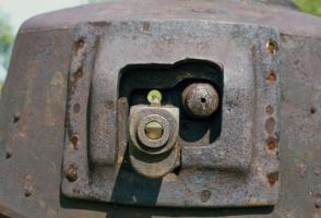 Ligne Maginot - NONNENWALD 4 - (Blockhaus pour arme infanterie) - Vue de la tourelle avec le carter de la mitrailleuse et la protection pour la lunette de visée