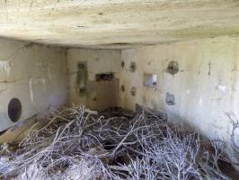 Ligne Maginot - BA91 - LE BOCHET NORD - (Blockhaus pour canon) - Face gauche créneau Obs/FM et face frontale créneau Hotchkiss