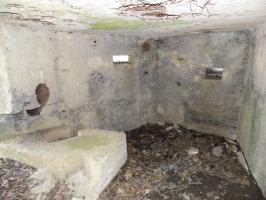 Ligne Maginot - BA96 - AVANCÉE DE ROCROI SUD-OUEST - (Blockhaus pour arme infanterie) - Faces arrière gauche (créneau FM) et gauche (créneau Hotchkiss)