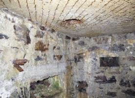 Ligne Maginot - BA107 - ROUTE DE REVIN 4 - (Blockhaus pour arme infanterie) - Créneau pour mitrailleuse de droite + créneau FM de droite