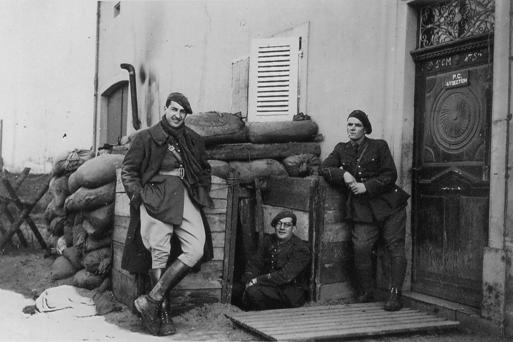 Ligne Maginot - CEFV 1 du 167° RIF - PC de la 4° section de la CEFV 1 du 167° RIF dans village de Sentzich
Sur la photo l'aspirant Edmond Caspar