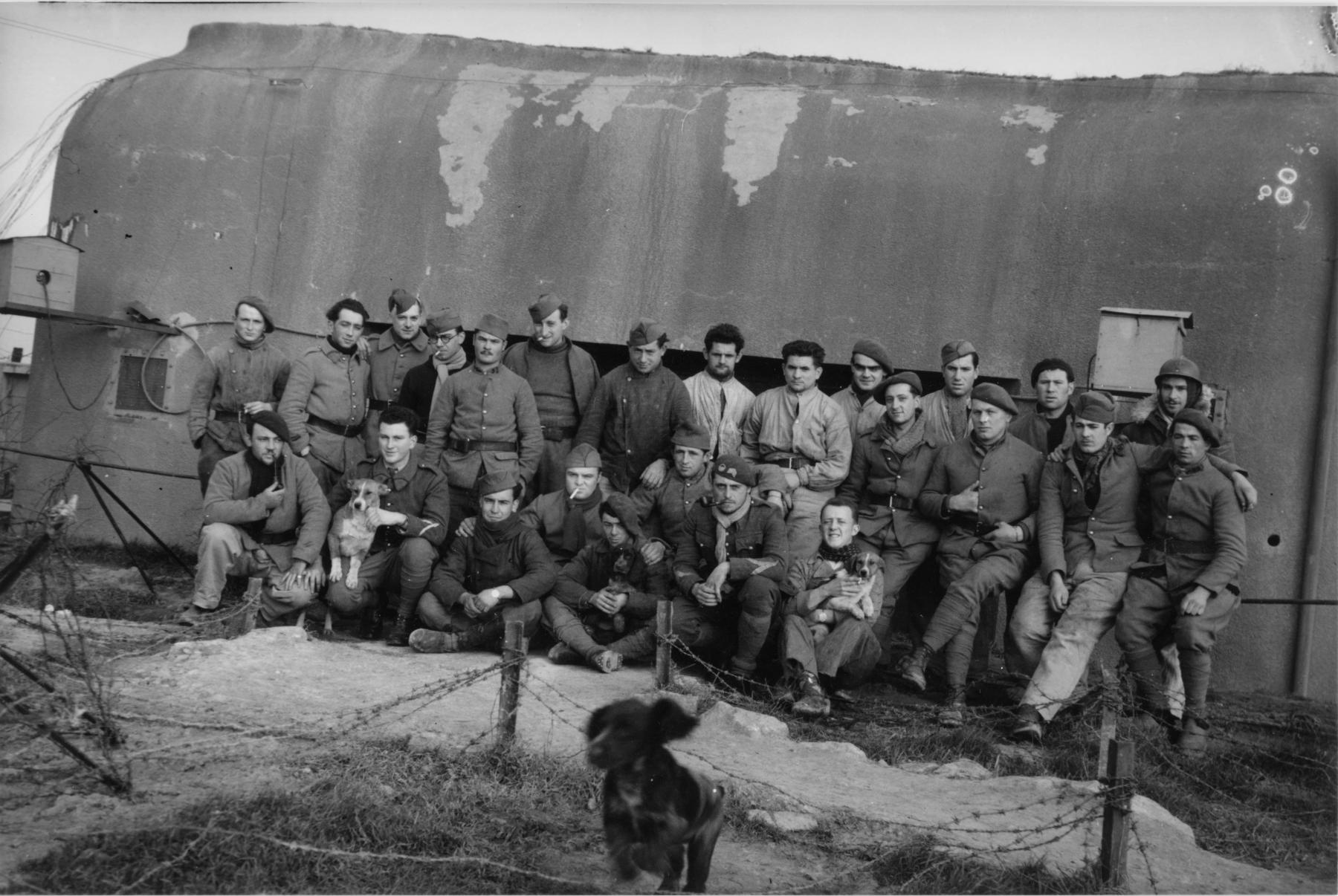 Ligne Maginot - OBERROEDERN NORD - (Casemate d'infanterie - Double) - L'équipage de la casemate
Mdl ? - Inconnu 