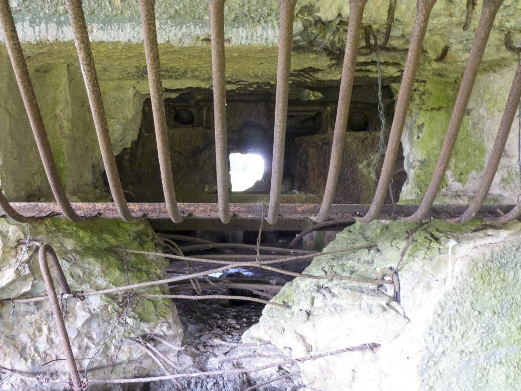 Ligne Maginot - B814 - LE CIMETIERE - (Blockhaus pour canon) - 