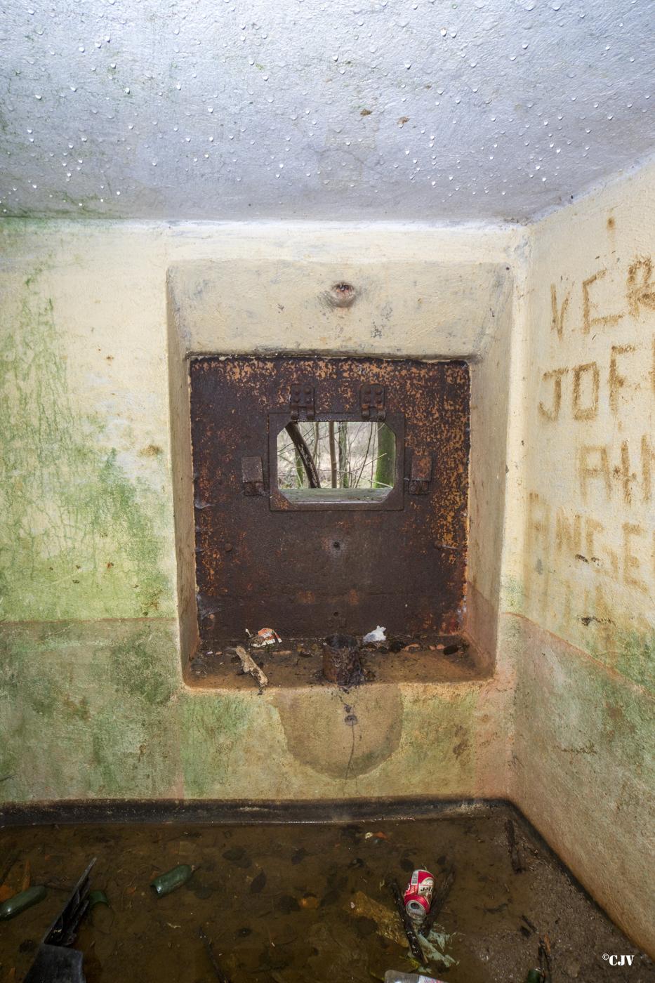 Ligne Maginot - B817 - LA GALOPERIE NORD - (Blockhaus pour canon) - Créneau de flanquement droite