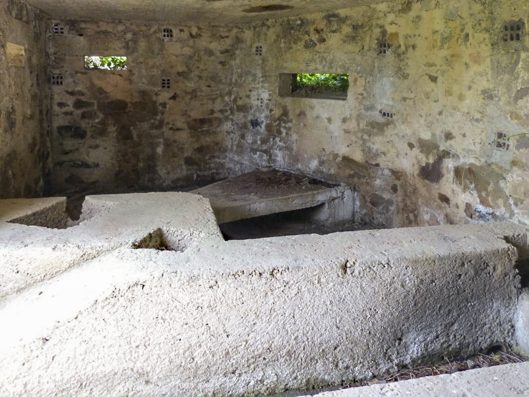 Ligne Maginot - BA4 - ROUTE DE NEUVE FORGE - (Blockhaus pour canon) -  - JMBrams