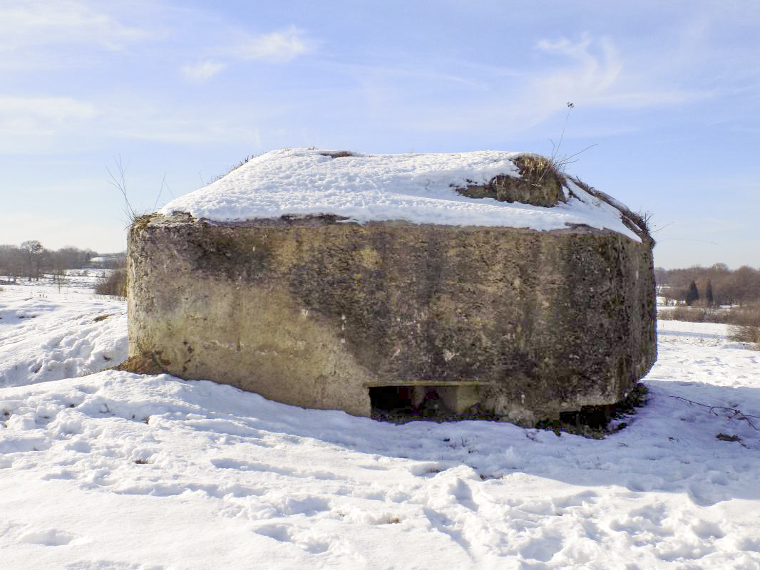 Ligne Maginot - BA82 - ROCROI OUEST 2 - (Blockhaus pour arme infanterie) - Face droite