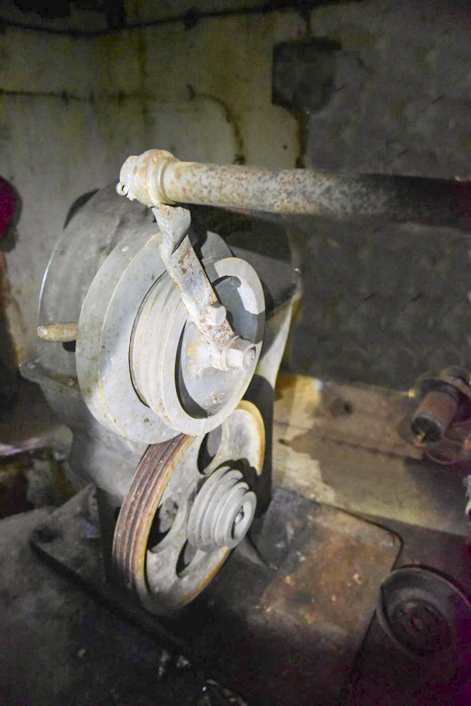 Ligne Maginot - BREHAIN - A6 (Ouvrage d'artillerie) - Pompe pour puits profond Masure et Fils équipant le puits alimentant l'ouvrage en eau
Détail de la manoeuvre manuelle
