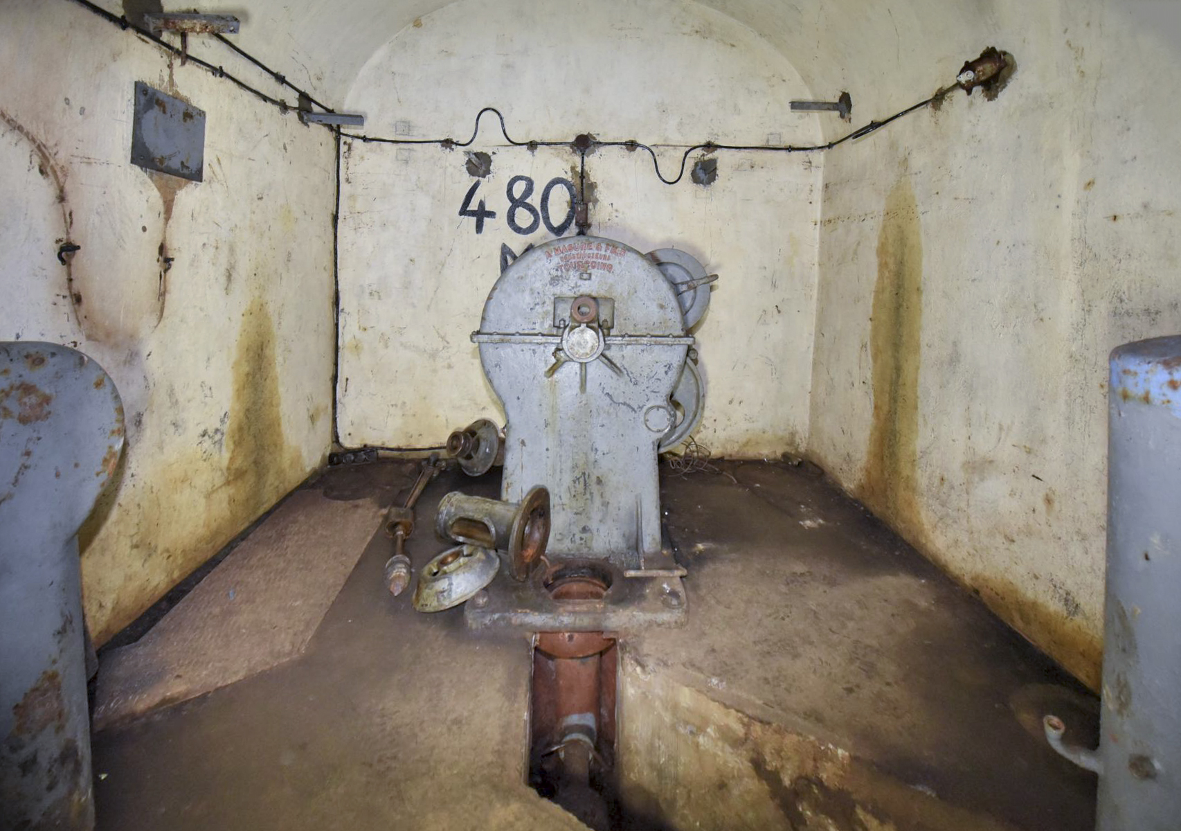 Ligne Maginot - BREHAIN - A6 - (Ouvrage d'artillerie) - Pompe - Ludovic KNAPP