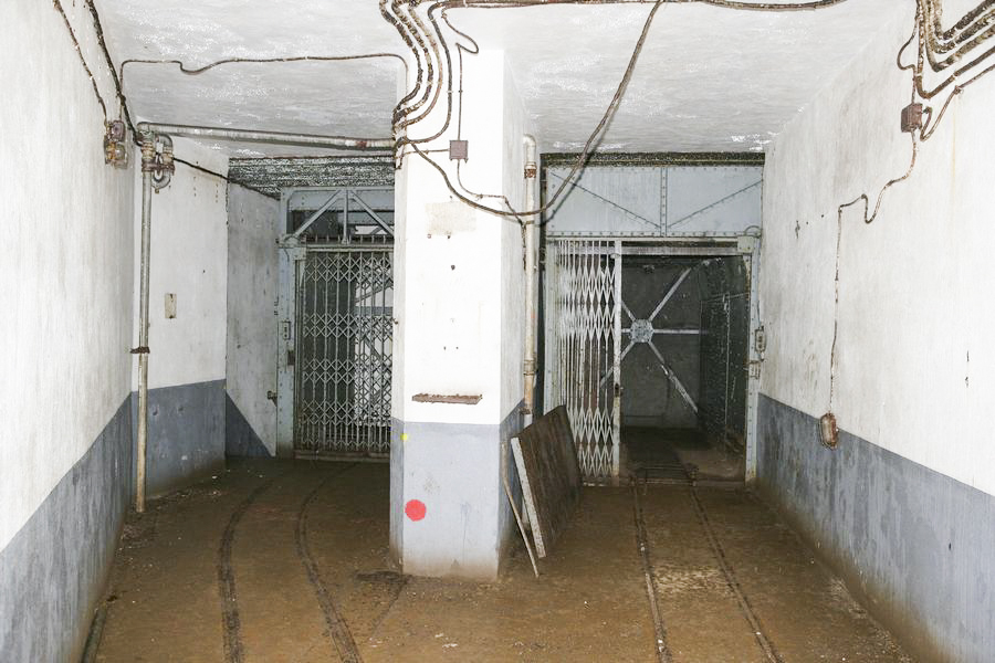 Ligne Maginot - BREHAIN - A6 - (Ouvrage d'artillerie) - Entrée munitions
La gare de l'étage supérieur, aprés la porte blindée et les monte-charges