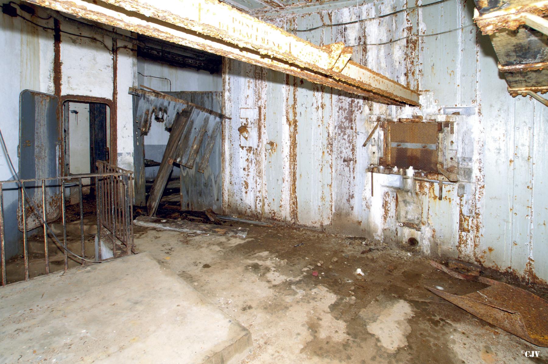 Ligne Maginot - BREHAIN - A6 - (Ouvrage d'artillerie) - Entrée munitions
La chambre de tir gauche - Lia VERMEULEN