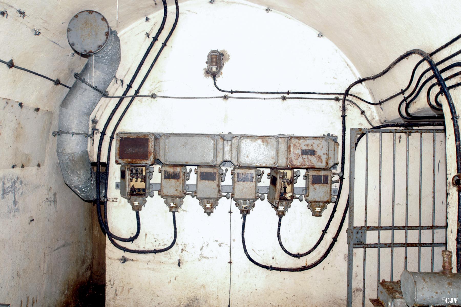 Ligne Maginot - BREHAIN - A6 - (Ouvrage d'artillerie) - Bloc 1
En bas du bloc - Lia VERMEULEN