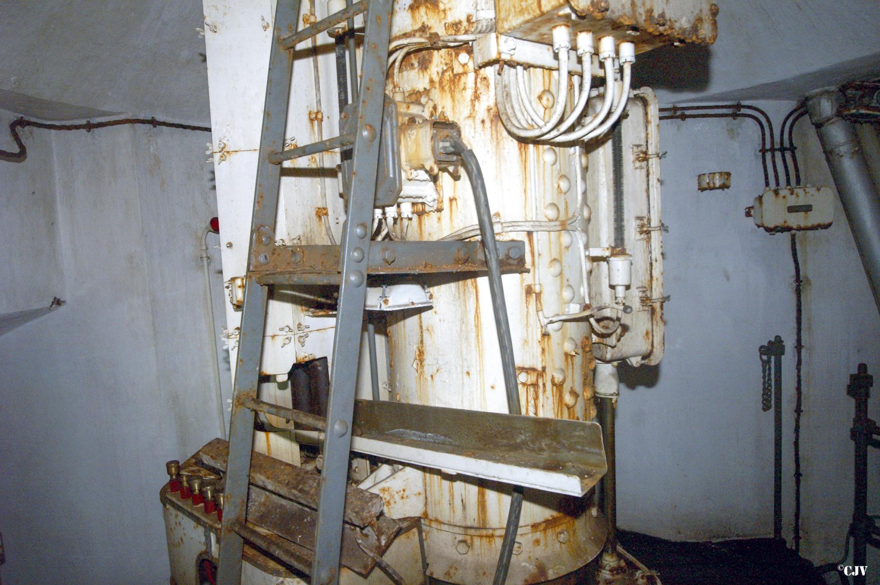 Ligne Maginot - BREHAIN - A6 - (Ouvrage d'artillerie) - Bloc 1
Tourelle de mitrailleuses - Lia VERMEULEN