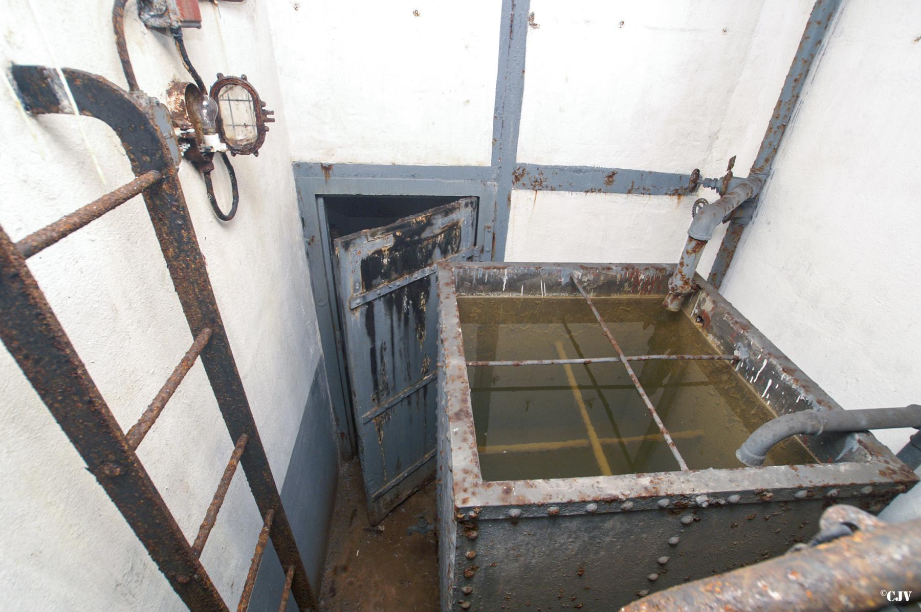 Ligne Maginot - BREHAIN - A6 - (Ouvrage d'artillerie) - Bloc 2
L'eau de réfroidissement - Lia VERMEULEN