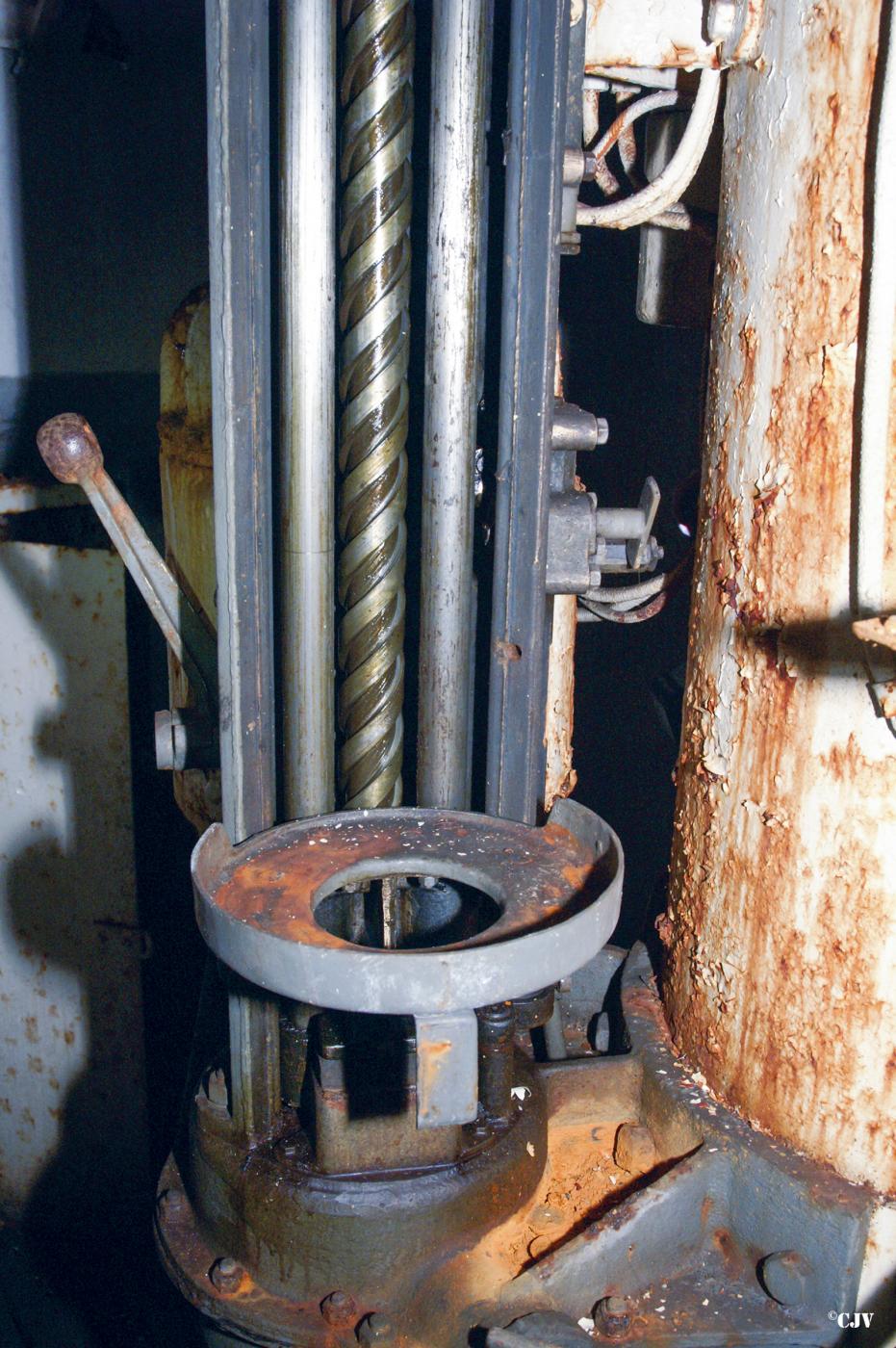 Ligne Maginot - BREHAIN - A6 - (Ouvrage d'artillerie) - Bloc 2
Tourelle de mitrailleuses - Lia VERMEULEN