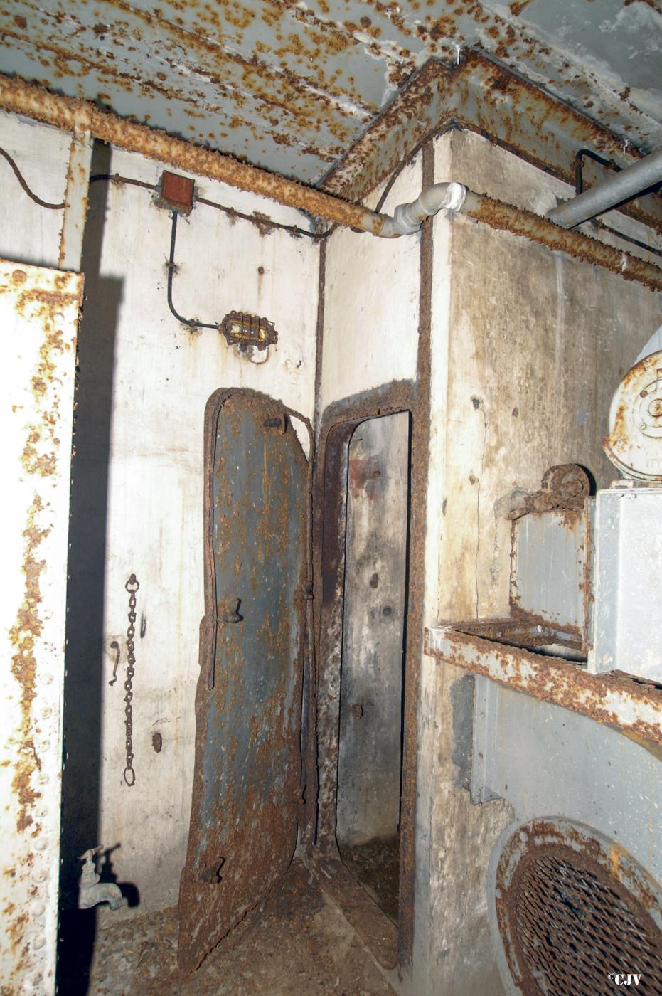 Ligne Maginot - BREHAIN - A6 - (Ouvrage d'artillerie) - Bloc 3
Vers l'issue de secours - Lia VERMEULEN