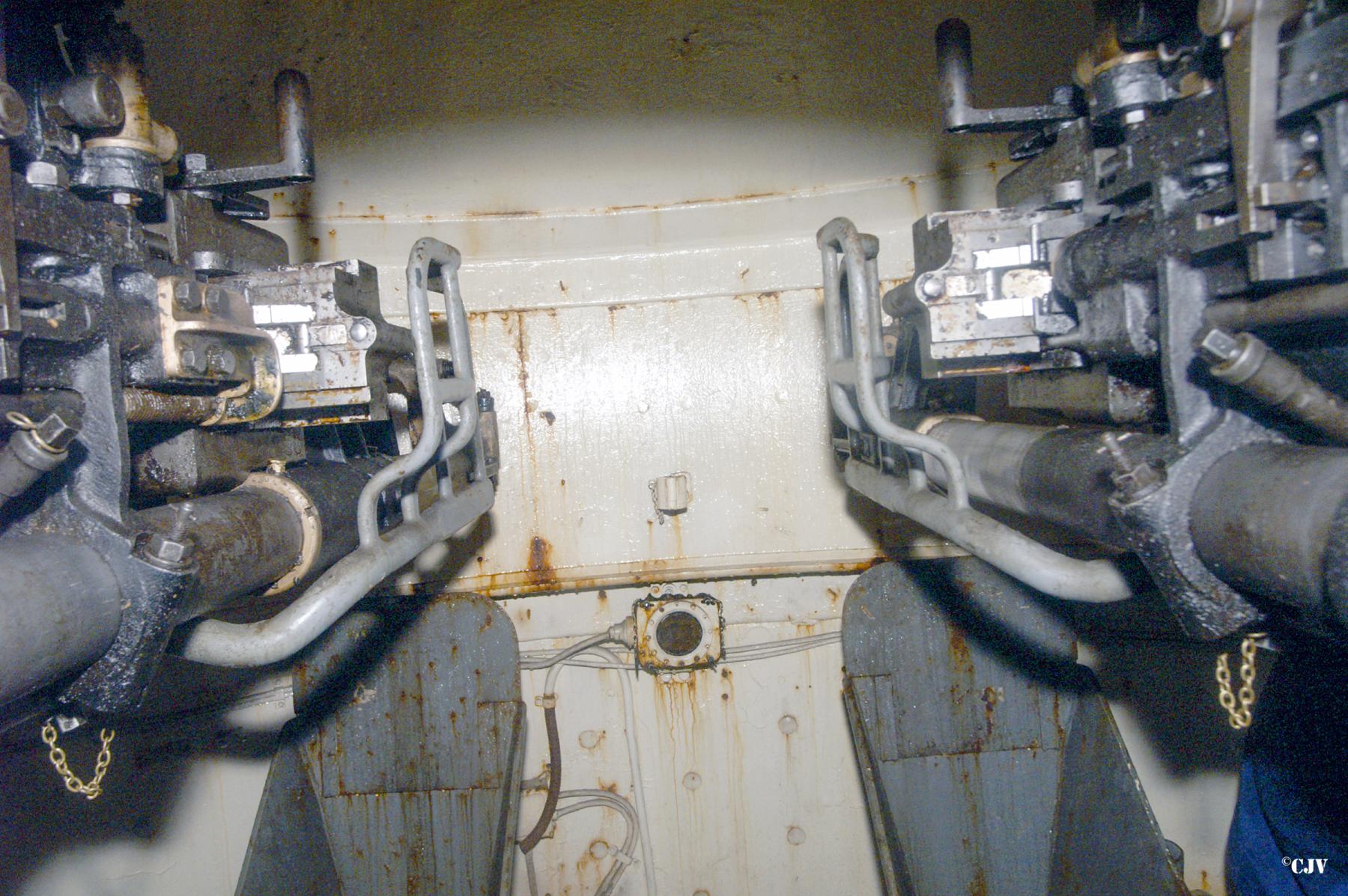 Ligne Maginot - BREHAIN - A6 - (Ouvrage d'artillerie) - Bloc 4
Tourelle de canons obusiers de 75 mle 33