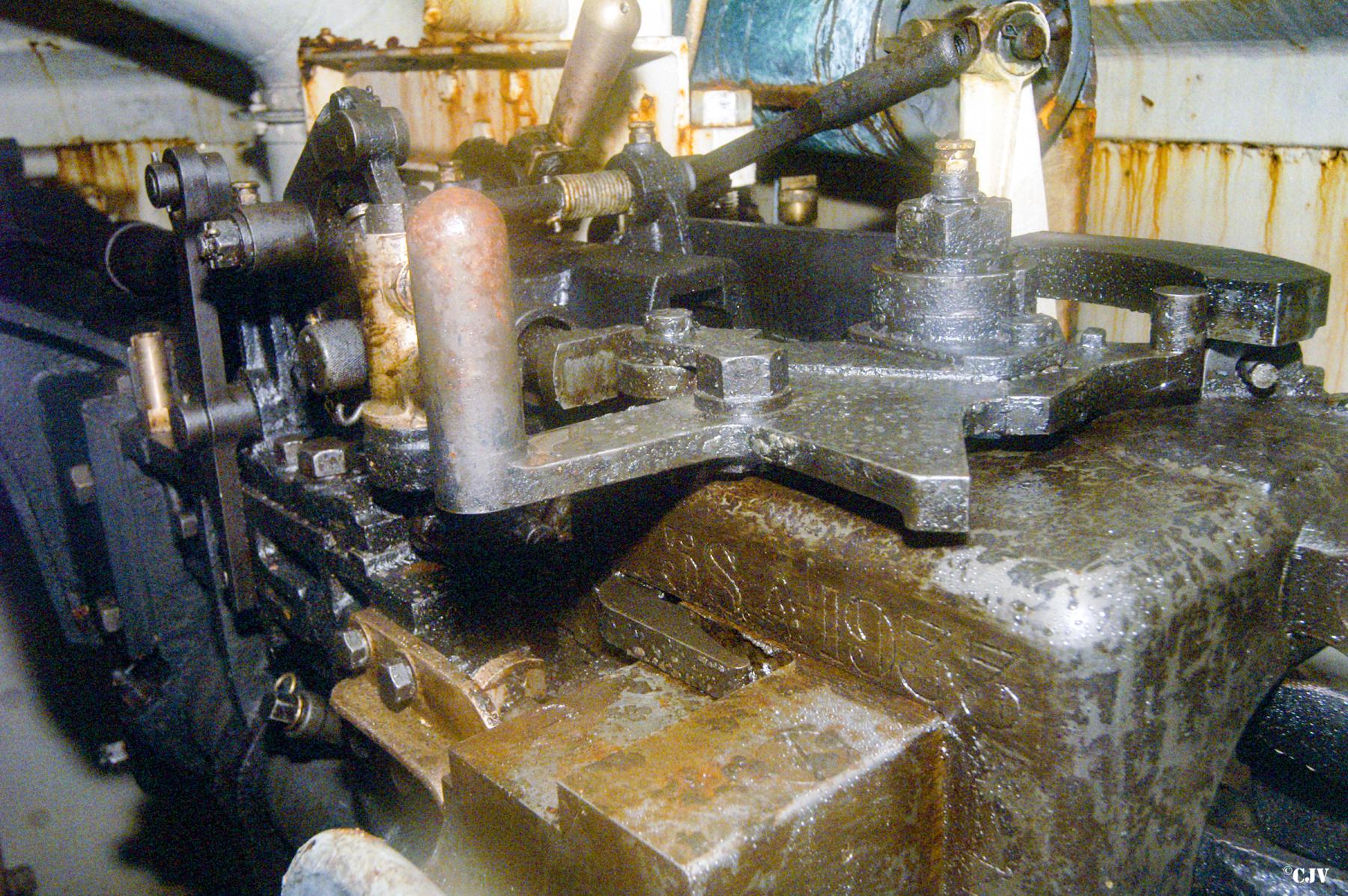 Ligne Maginot - BREHAIN - A6 - (Ouvrage d'artillerie) - Bloc 4
Tourelle de canons obusiers de 75 mle 33 - Lia VERMEULEN