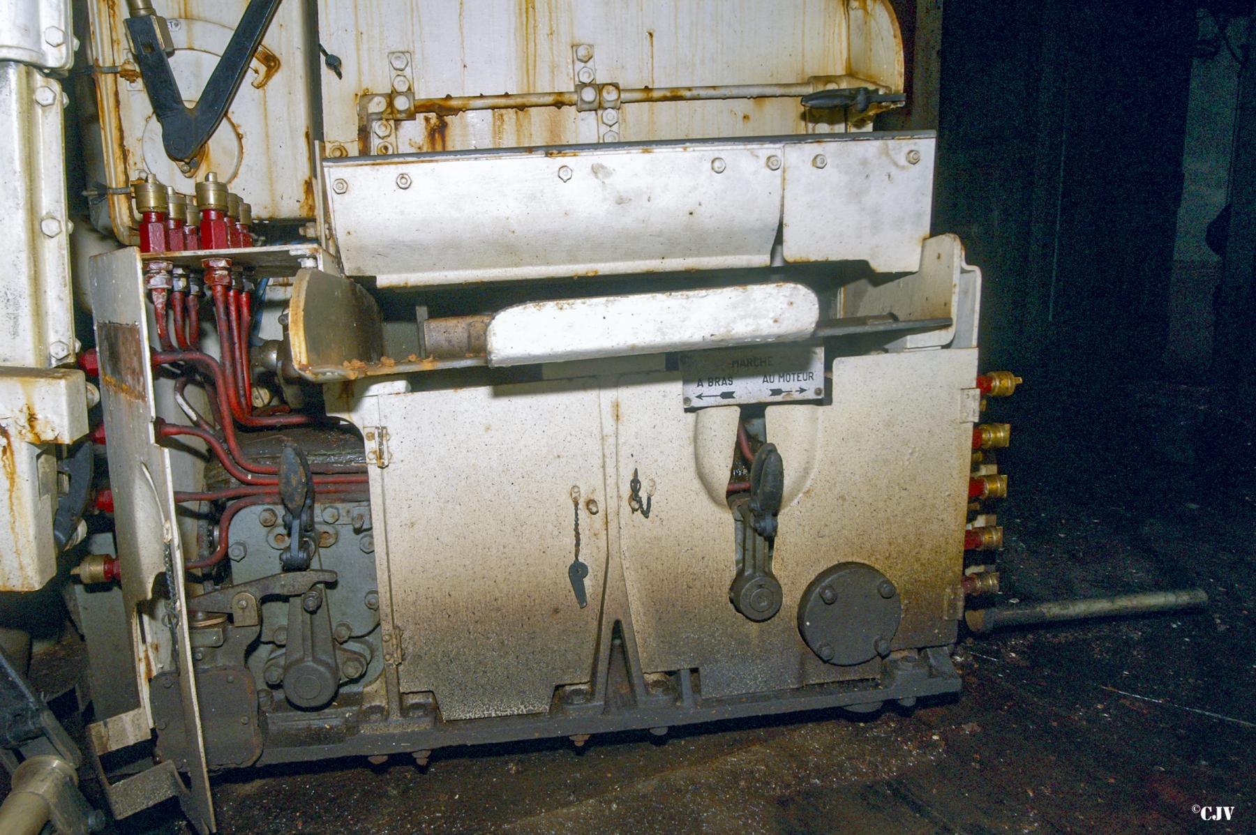 Ligne Maginot - BREHAIN - A6 - (Ouvrage d'artillerie) - Bloc 4
Tourelle de canons obusiers de 75 mle 33
Le noria - Lia VERMEULEN