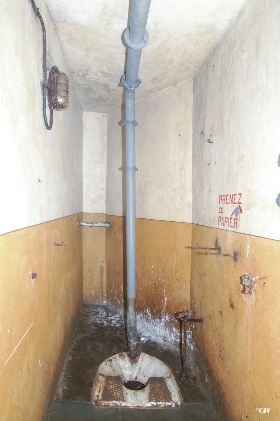 Ligne Maginot - BREHAIN - A6 - (Ouvrage d'artillerie) - Bloc 5
Les latrines