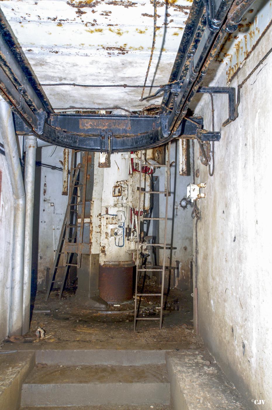 Ligne Maginot - BREHAIN - A6 - (Ouvrage d'artillerie) - Bloc 5
La tourelle - Lia VERMEULEN