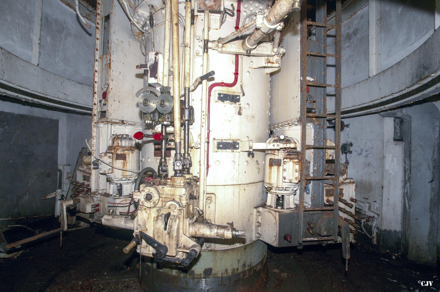 Ligne Maginot - BREHAIN - A6 - (Ouvrage d'artillerie) - Bloc 6
La tourelle - Lia VERMEULEN