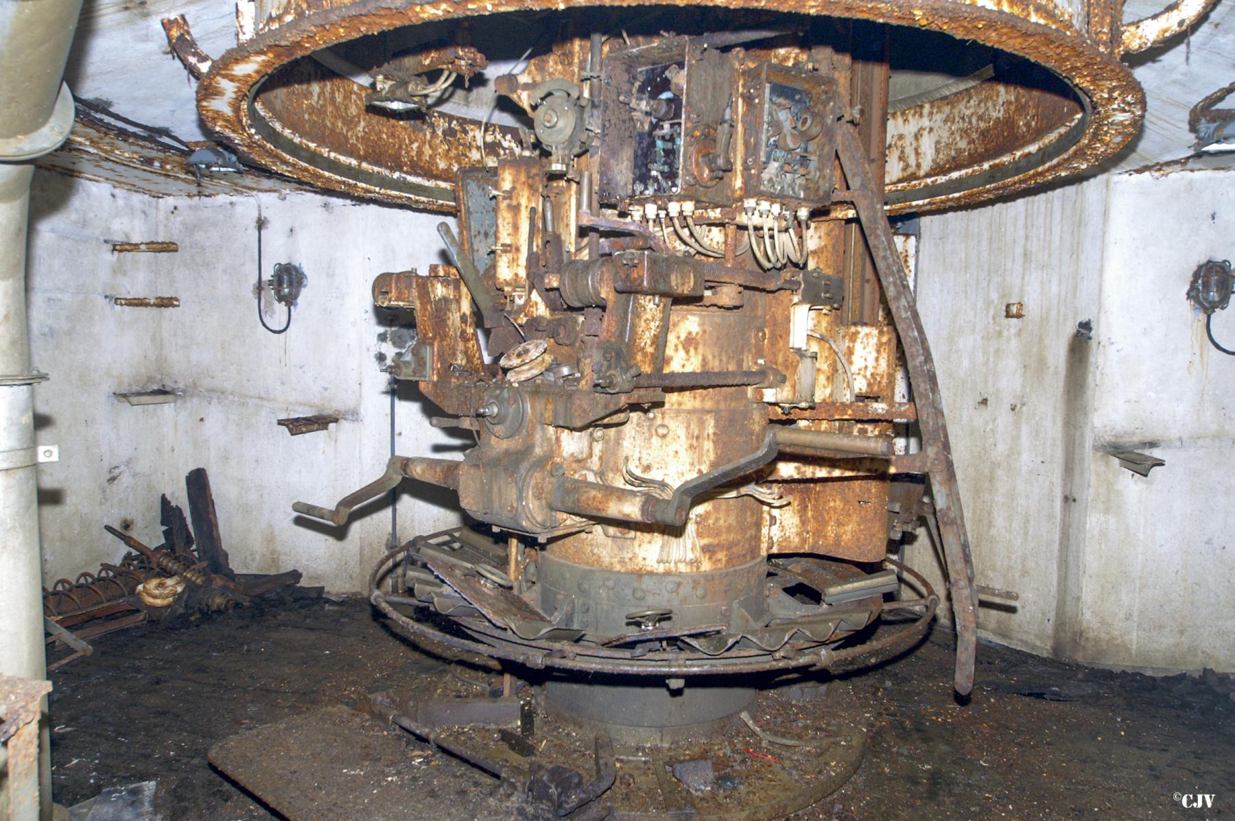 Ligne Maginot - BREHAIN - A6 - (Ouvrage d'artillerie) - Bloc 7
Tourelle de mortiers de 81 mm