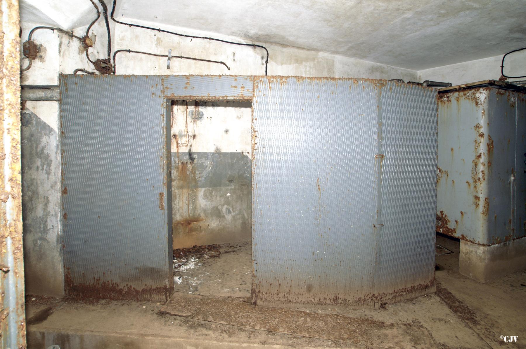 Ligne Maginot - BREHAIN - A6 - (Ouvrage d'artillerie) - Bloc 8 - Lia VERMEULEN