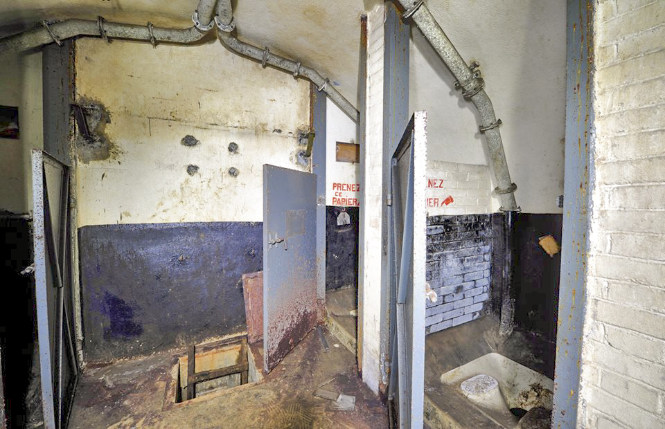 Ligne Maginot - BREHAIN - A6 - (Ouvrage d'artillerie) - Caserne
Latrines