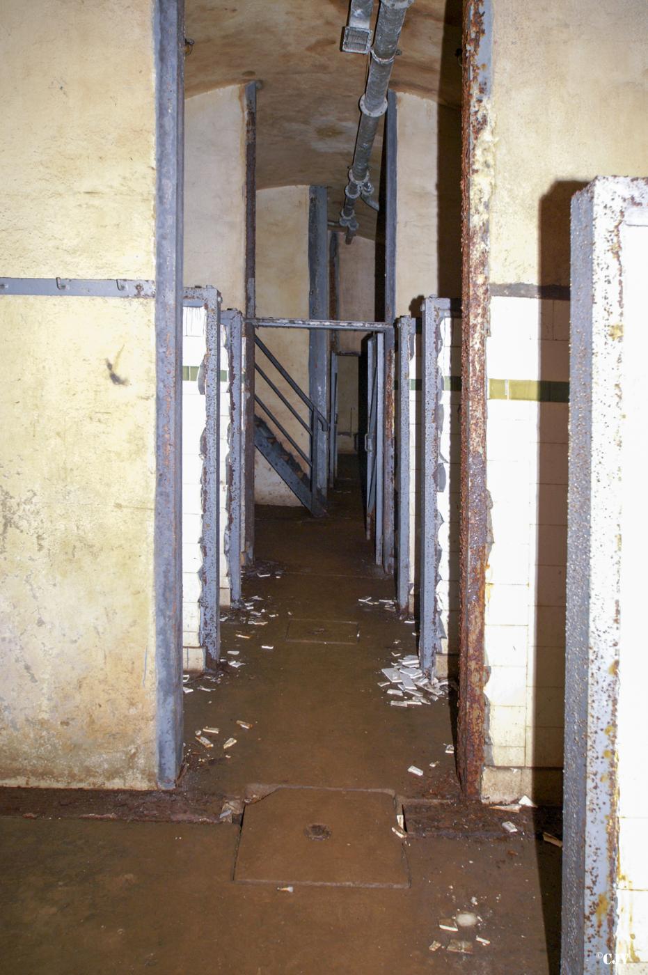 Ligne Maginot - BREHAIN - A6 - (Ouvrage d'artillerie) - Caserne
Les douches - Lia VERMEULEN