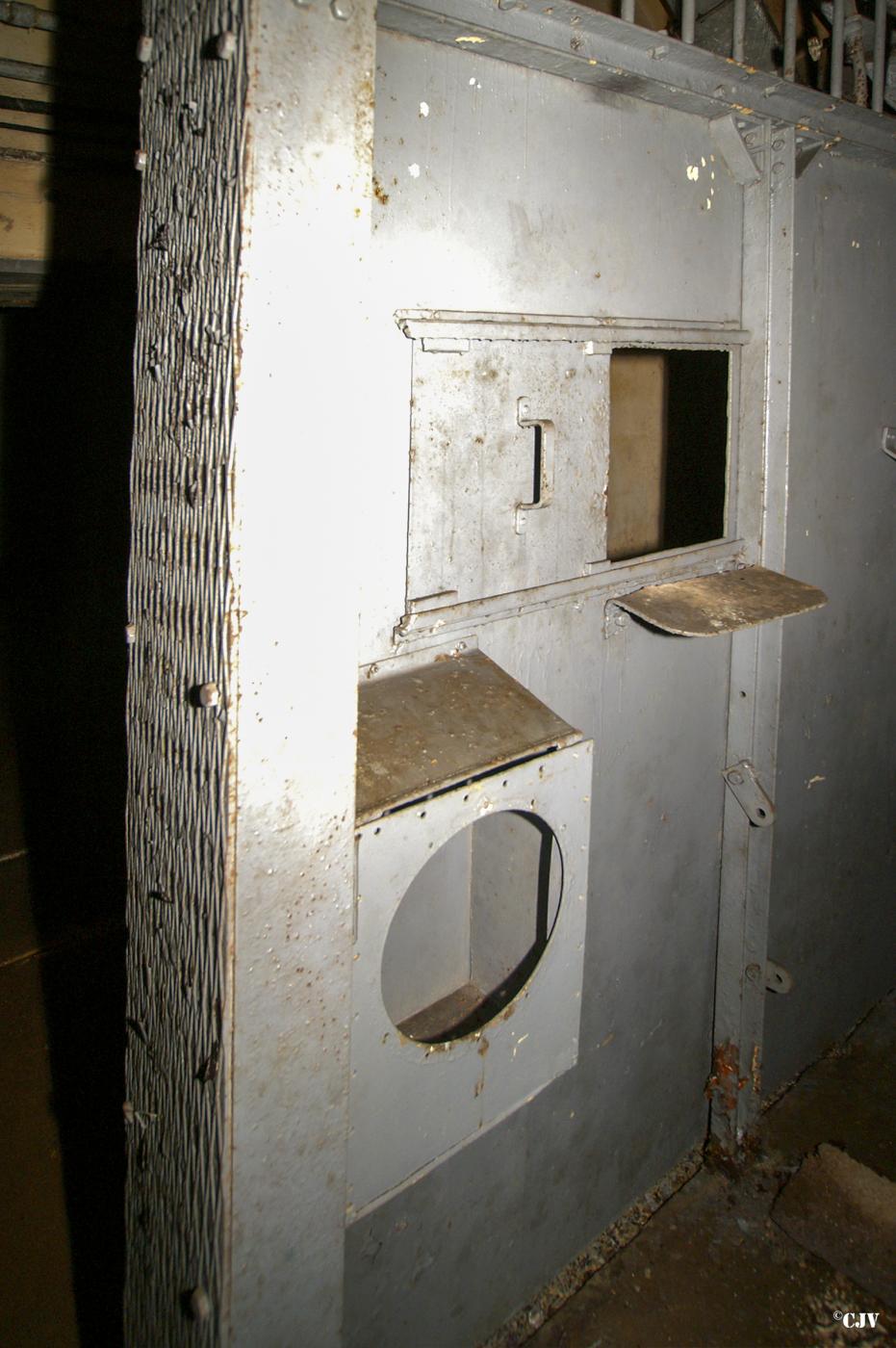 Ligne Maginot - BREHAIN - A6 - (Ouvrage d'artillerie) - Caserne
Guichet - Lia VERMEULEN