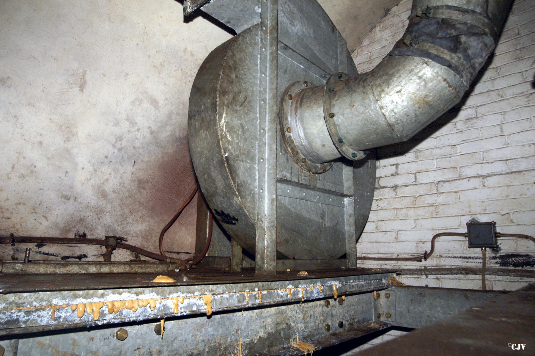 Ligne Maginot - BREHAIN - A6 - (Ouvrage d'artillerie) - Caserne
Ventilation - Lia VERMEULEN