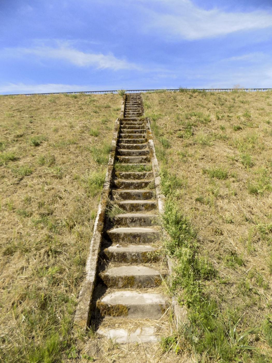 Ligne Maginot - HIRBACH - STANGENWALD (RETENUE DE) - (Inondation défensive) - Escalier pour la maintenance du barrage - luc .j