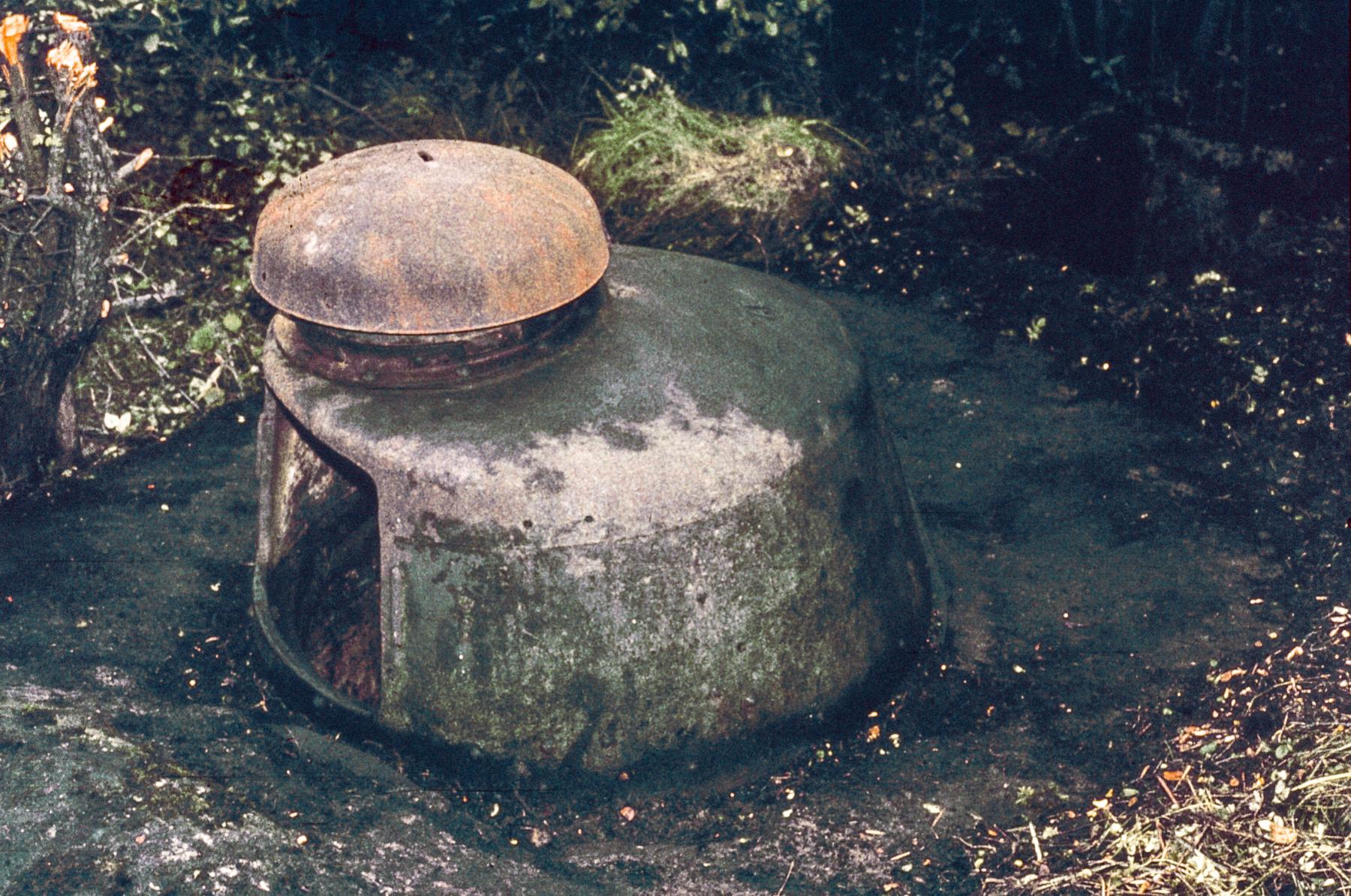 Ligne Maginot - NONNENWALD 1 (Blockhaus pour arme infanterie) - La tourelle pour mitrailleuse du char Renault FT - Michel Mansuy