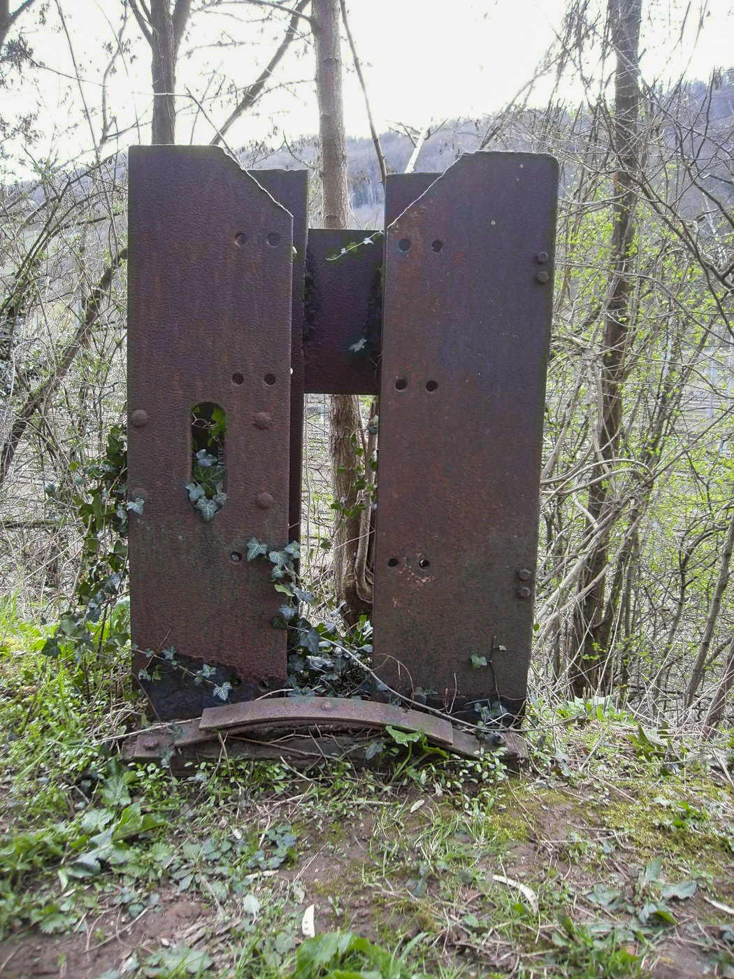 Ligne Maginot - 20 - (Barrage de Route) - Pilier d'ancrage - Georges MARESCAUX