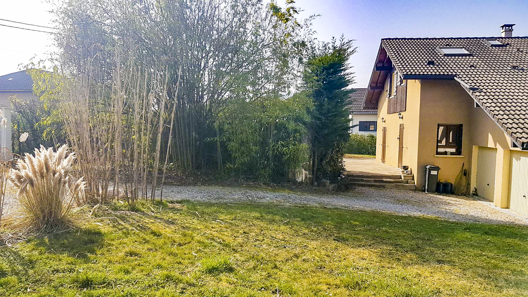 Ligne Maginot - C1 - VILLARD 1 - (Blockhaus pour canon) - Complétement caché sur une propriété privé.