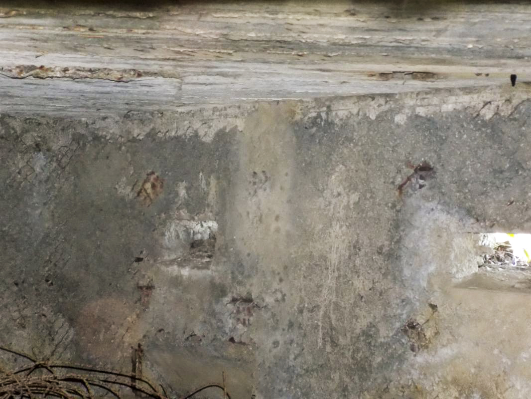 Ligne Maginot - BA94 - LE COUVENT - (Blockhaus pour canon) - Face gauche, les deux créneaux Hotchkiss