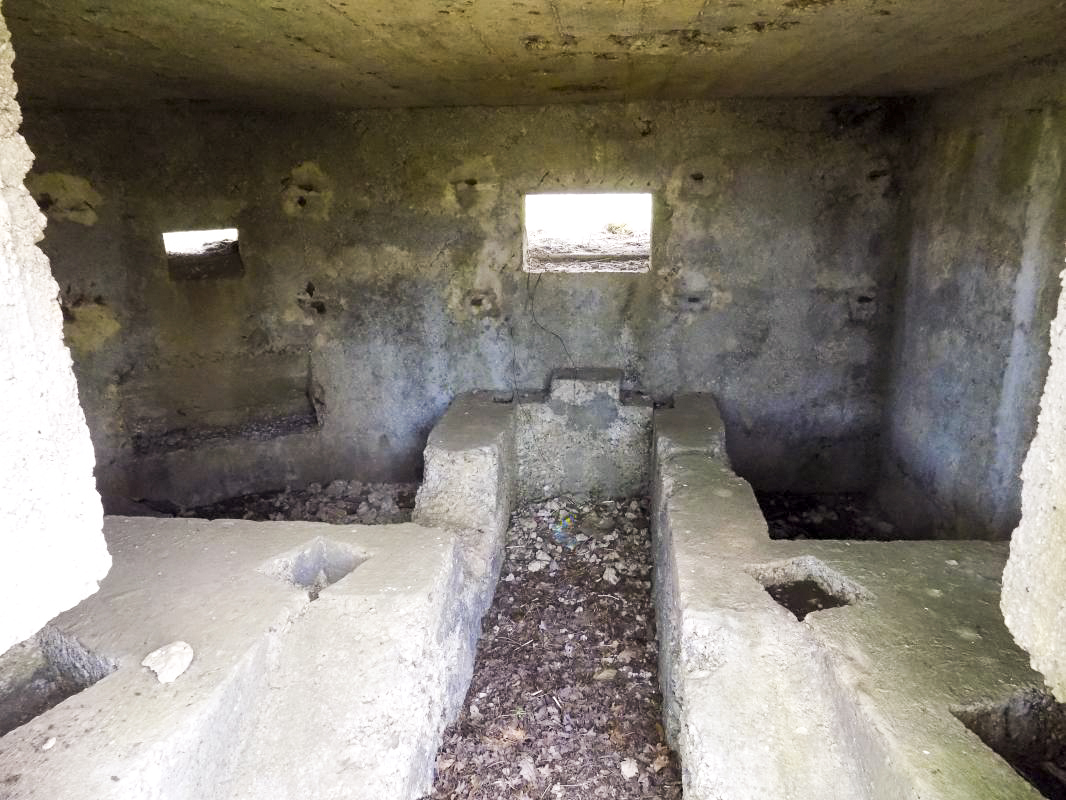 Ligne Maginot - BA98 - AVANCÉE DE ROCROI OUEST - (Blockhaus pour canon) - Faces frontale créneaux Hotchkiss et AC - R Tucker