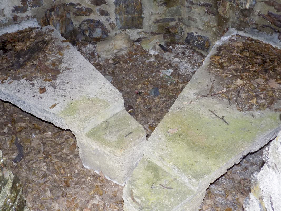 Ligne Maginot - BA108 - ROUTE DE REVIN 5 - (Blockhaus pour arme infanterie) - Les tablettes Hotchkiss