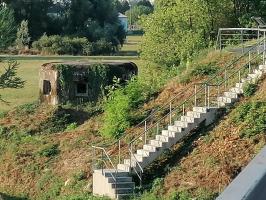 Ligne Maginot - SARRALBE BARRAGE SUD - (Blockhaus pour arme infanterie) - Vue avant du blockhaus de la rive du canal.