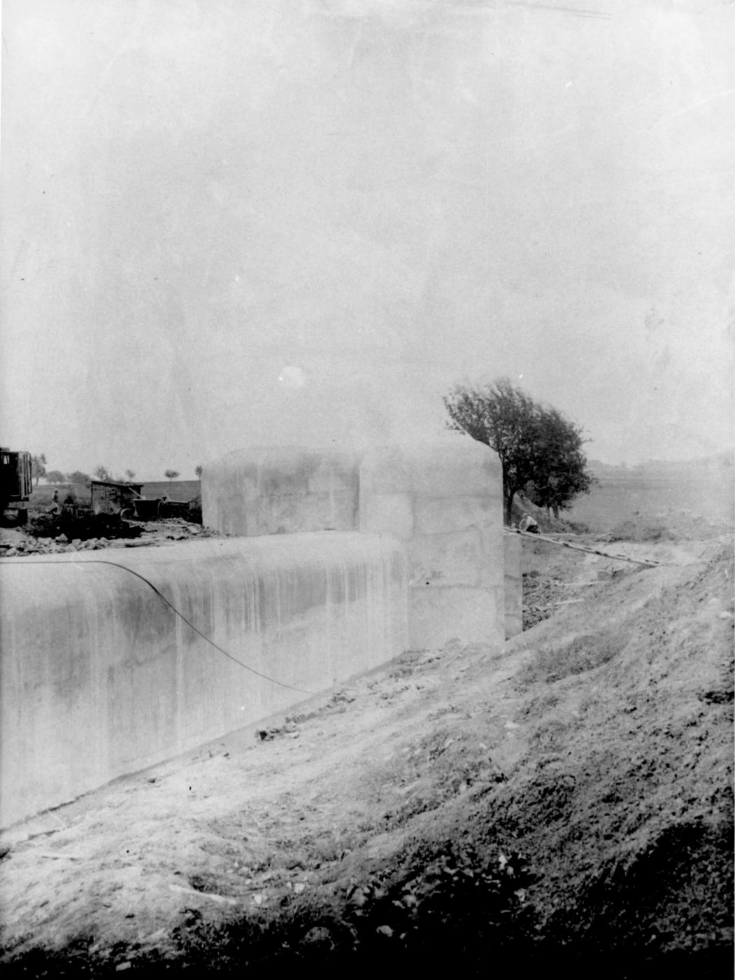 Ligne Maginot - BREITENACKER SUD - (Casemate d'infanterie - Simple) - Chantier de construction
Entreprise Dietsch
Vue de la casemate sud et de la communication - Inconnu