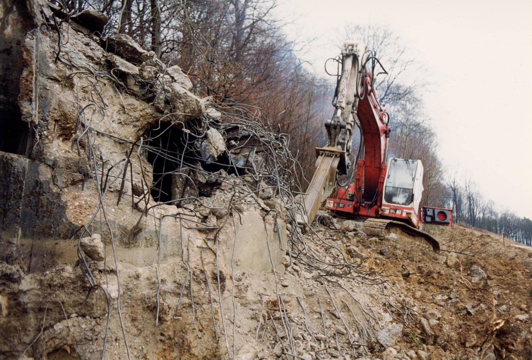 Ligne Maginot - BOIS DE LA COTE (169° RIF) - (PC de Sous-Secteur) - Destruction du bâtiment principal en mars 2000 - NOSPELD Jean-Louis