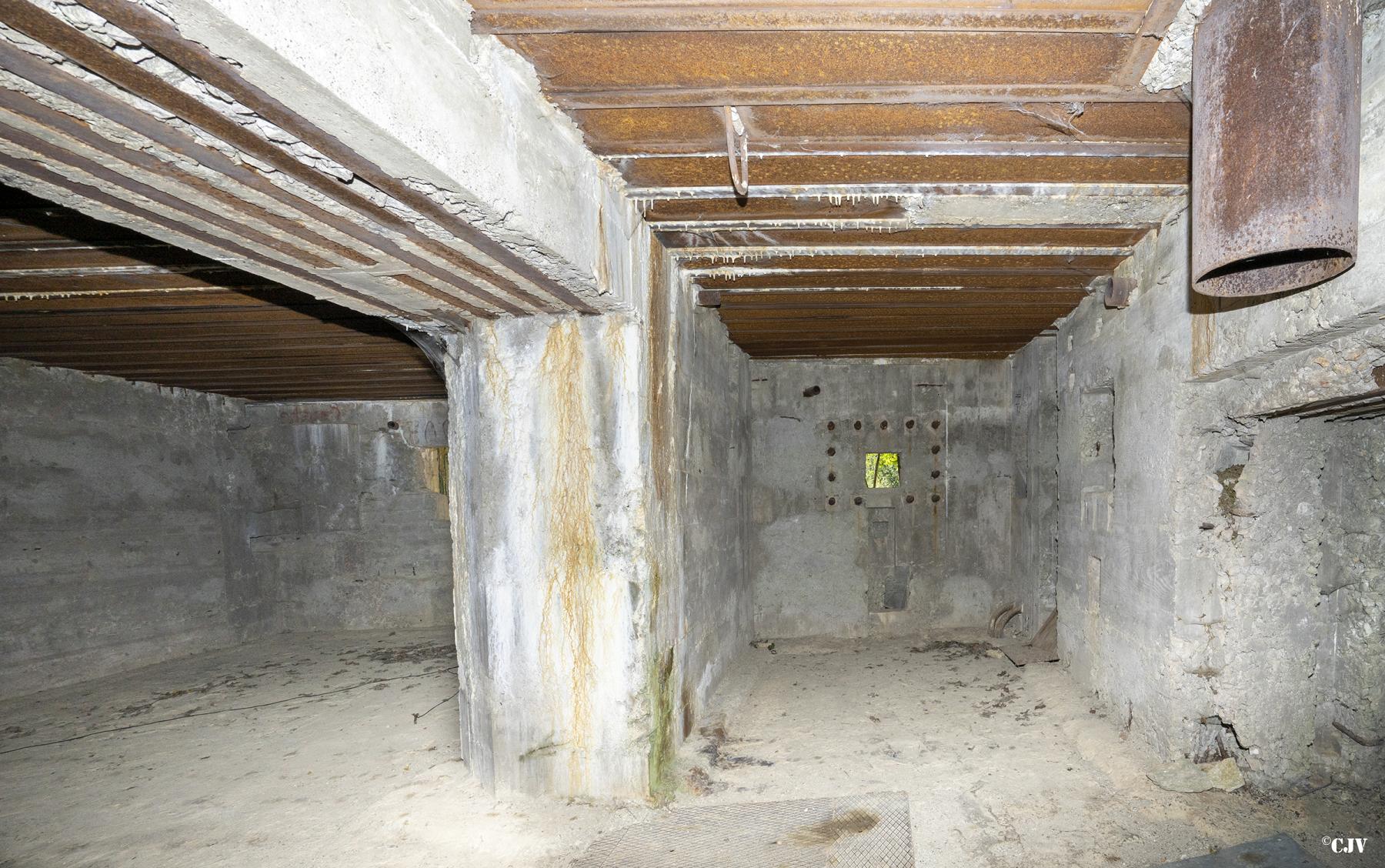 Ligne Maginot - C1 - LES ESSARTS - (Casemate d'infanterie - Double) - Les chambres de tir droite - Lia VERMEULEN