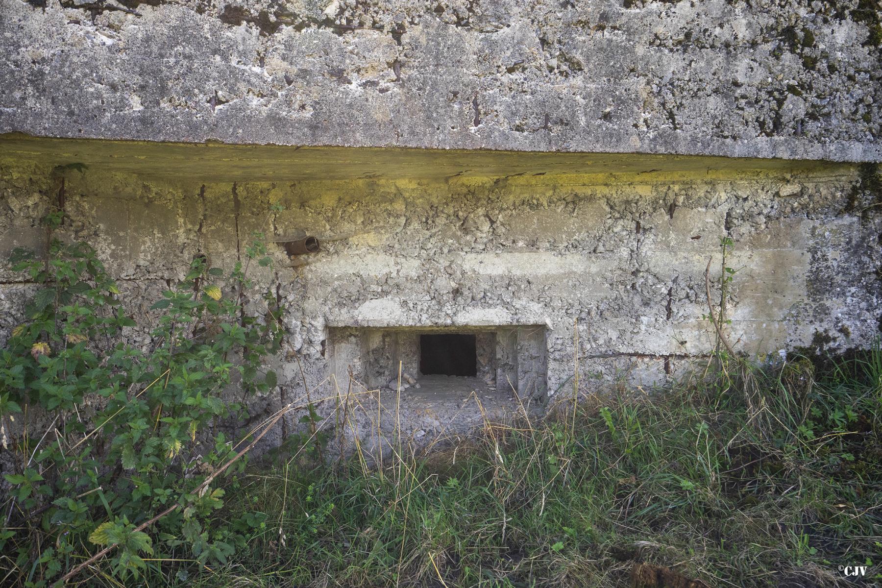 Ligne Maginot - C4 - LE BÉLIEU - (Blockhaus lourd type STG / STG-FCR - Double) - Créneau vers le nord - Lia VERMEULEN