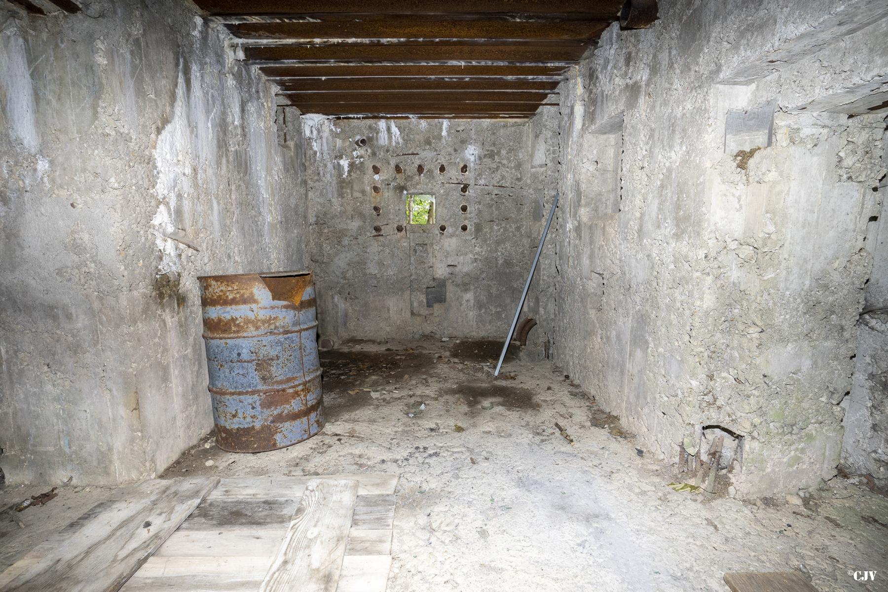 Ligne Maginot - C4 - LE BÉLIEU - (Blockhaus lourd type STG / STG-FCR - Double) - Chambre de tir sud - Lia VERMEULEN