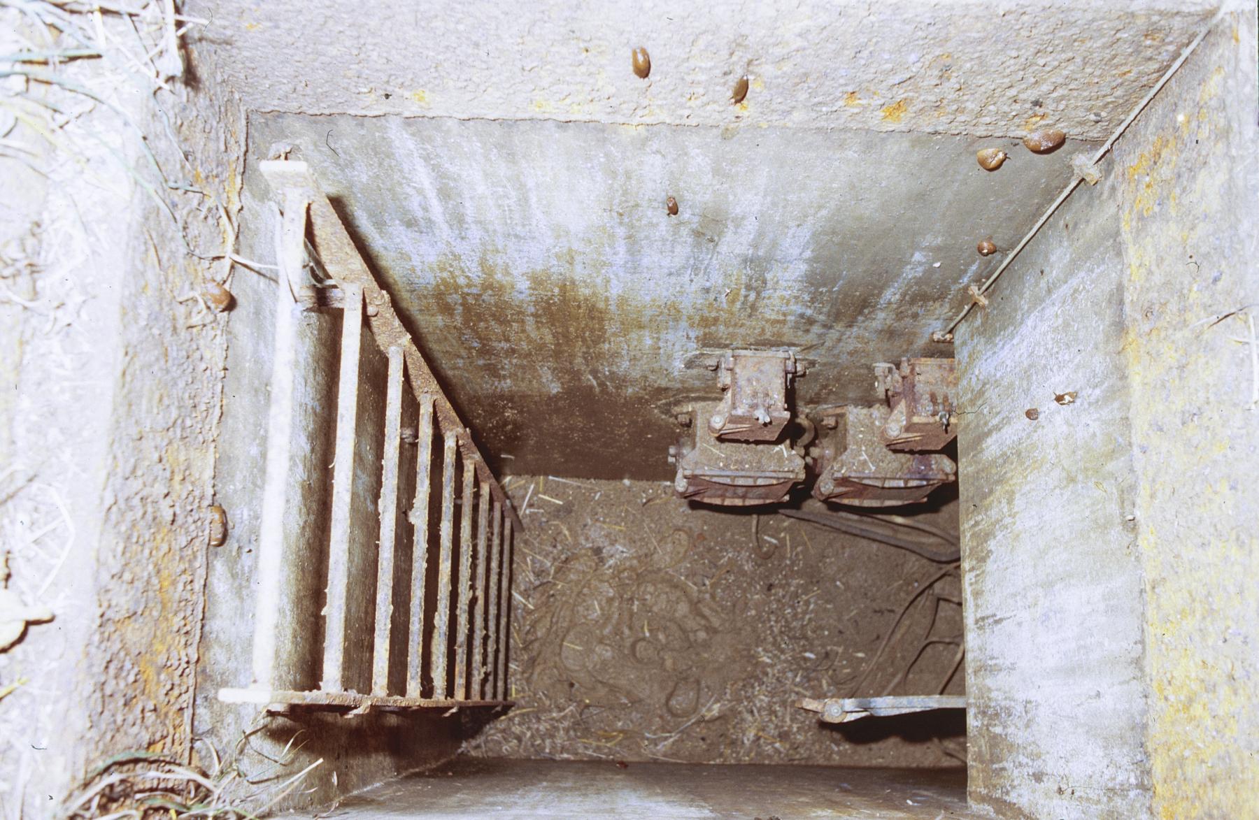 Ligne Maginot - 4B - (Chambre de coupure) - Vue intérieure
Boutiers pour raccordement de lignes de campagne (2 x 6 lignes) et boitiers de protection. - Michel Mansuy