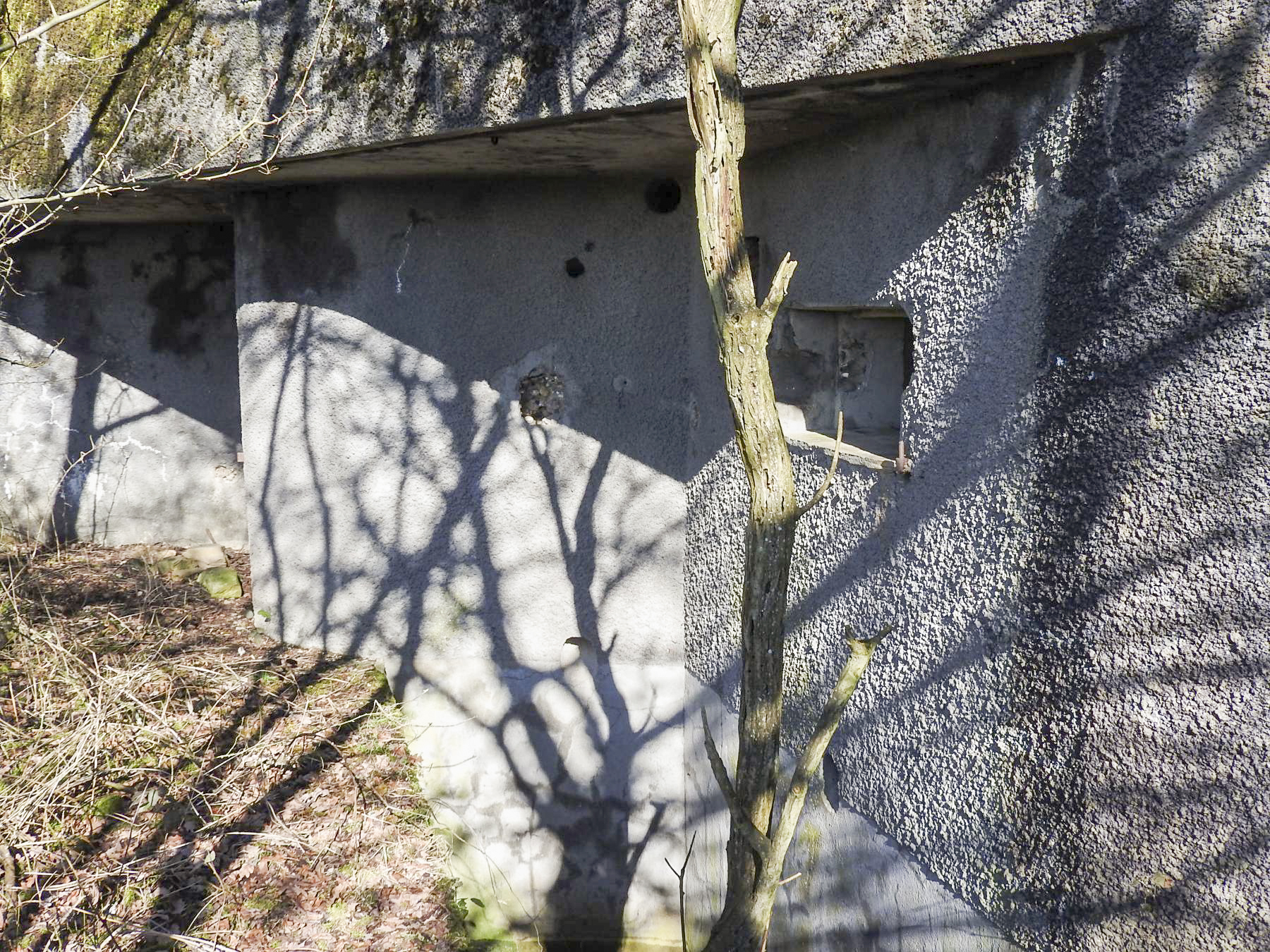Ligne Maginot - MC13B - MC14 - (Casemate d'infanterie - double) - La façade de flanquement vers l'Ouest.