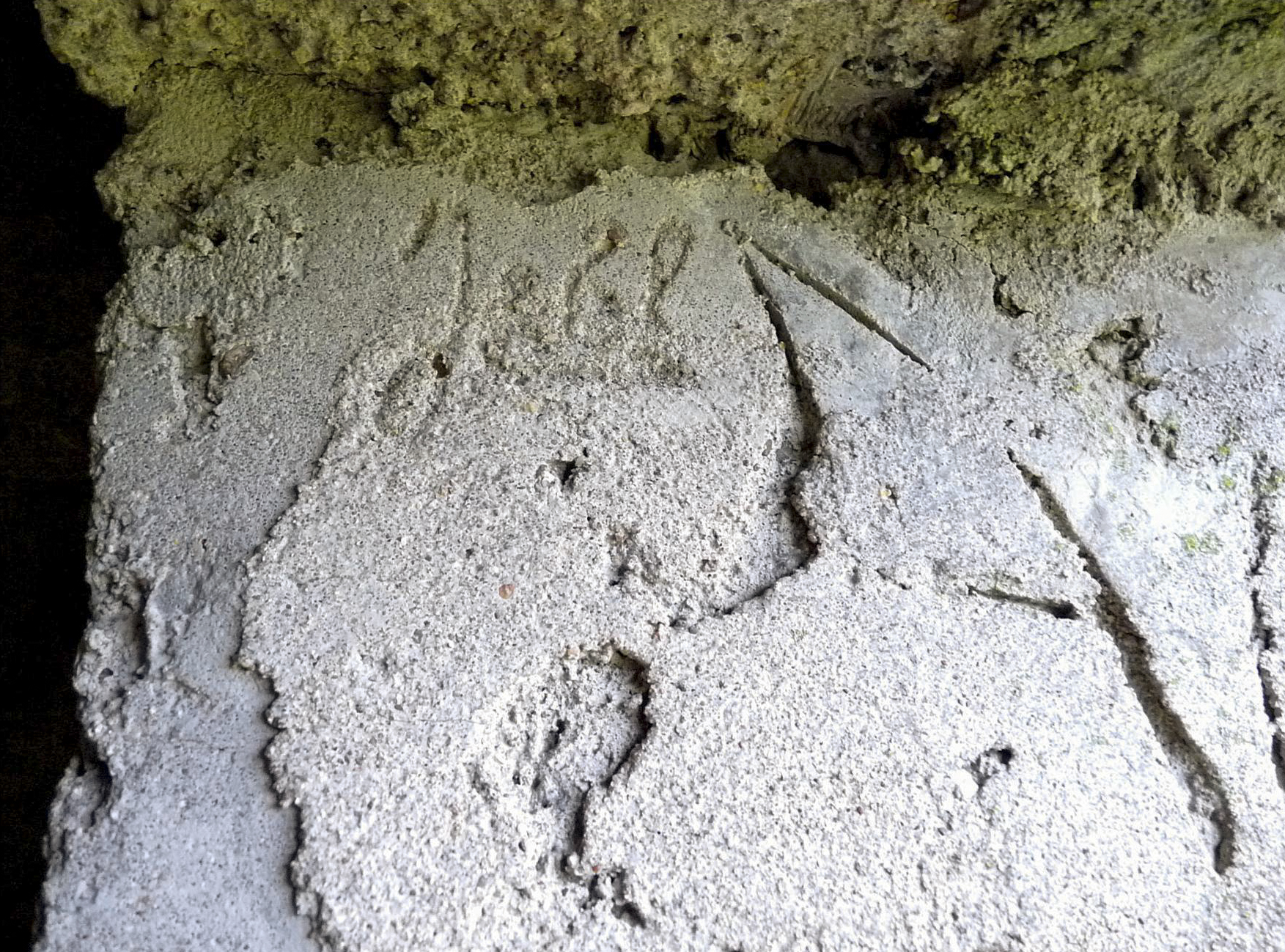 Ligne Maginot - LE 75 3 - (Blockhaus pour arme infanterie) - Inscriptions sur l'avant du blockhaus au dessus de l'entrée