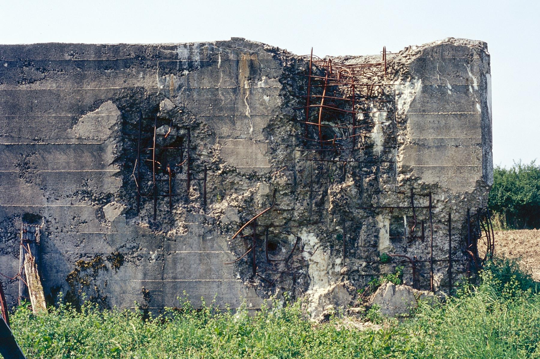 Ligne Maginot - BIDING EST 1 - (Blockhaus pour canon) - Dégats - MANSUY Michel