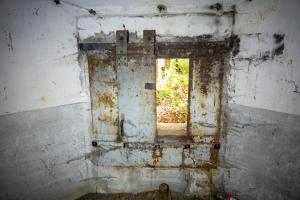 Ligne Maginot - BOIS D'OTTONVILLE - BCA1 - (Casemate d'artillerie) - Chambre de tir gauche
Embrasure du canon de 75