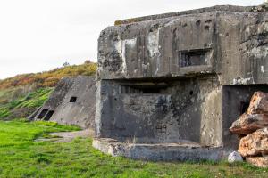 Ligne Maginot - BOVENBERG - BCA2 - (Casemate d'artillerie) - Créneau d'observation dominé par un créneau factice